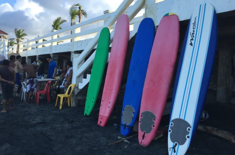 Warum du in Baler surfen solltest - Surfschulen